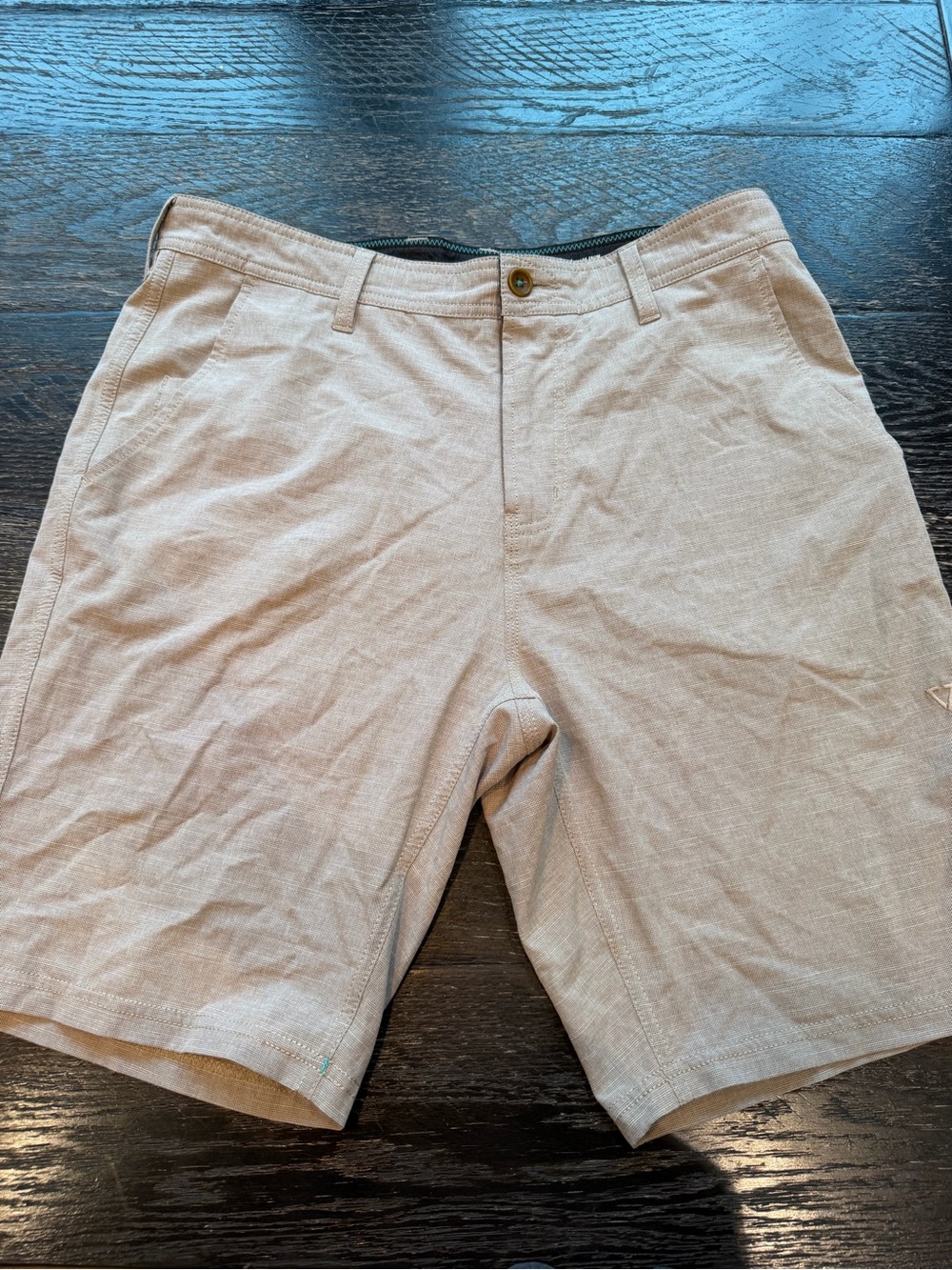 VISSLA Men's Light Beige Flat Front Shorts